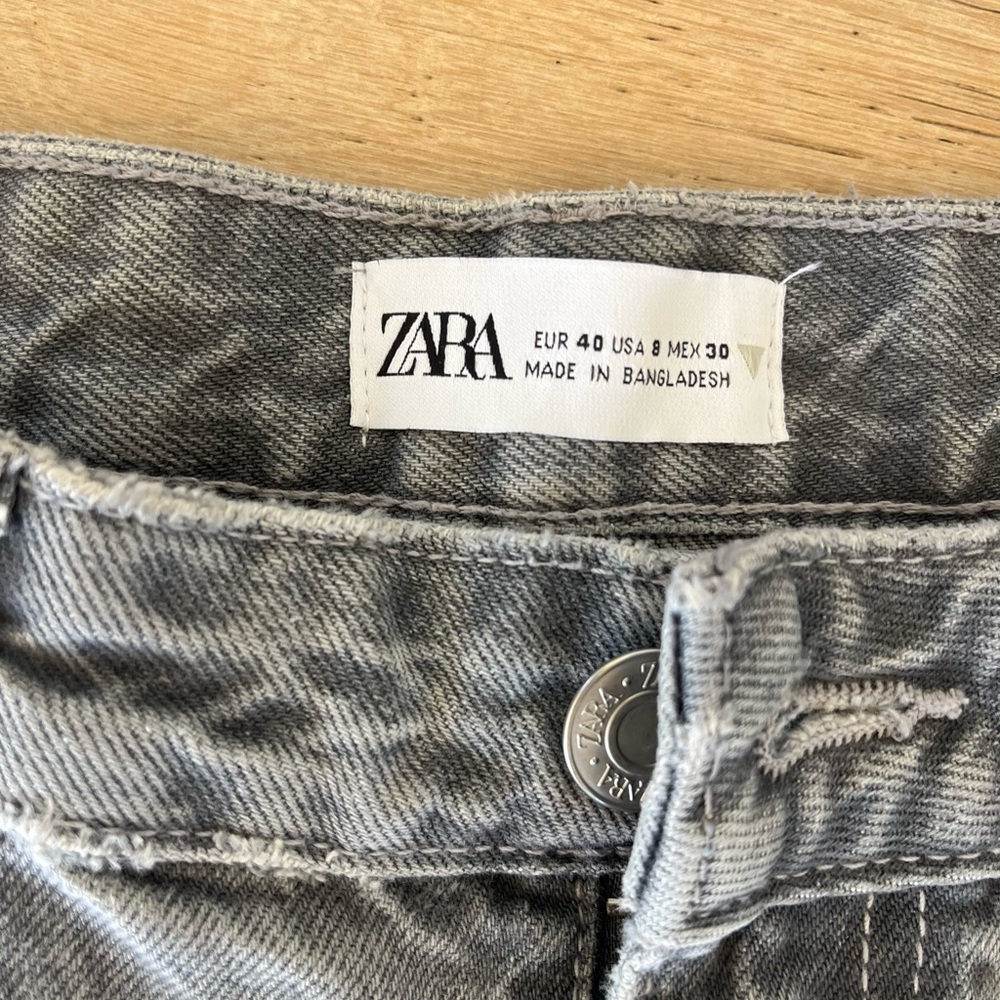 Zara • NWT Highrise women’s distressed jeans size 8 - Picture 2 of 7